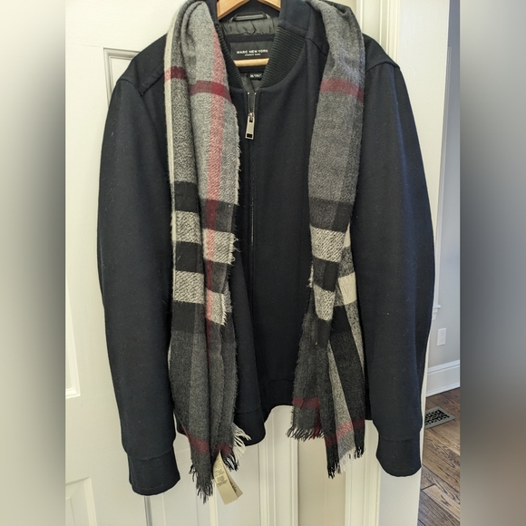 Burberry Check Cashmere Scarf - EUC - Picture 6 of 9